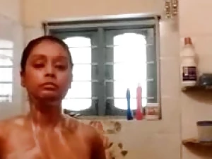 Indian cookie takes a douche on web cam