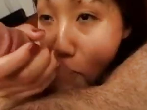 Asian Cougar all round a lust after be advantageous to dick-sucking